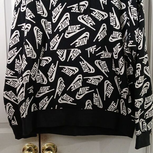 Nike black white logo sweatshirt hoodie  trendy casual  super soft Sz L NWOT - Picture 2 of 6